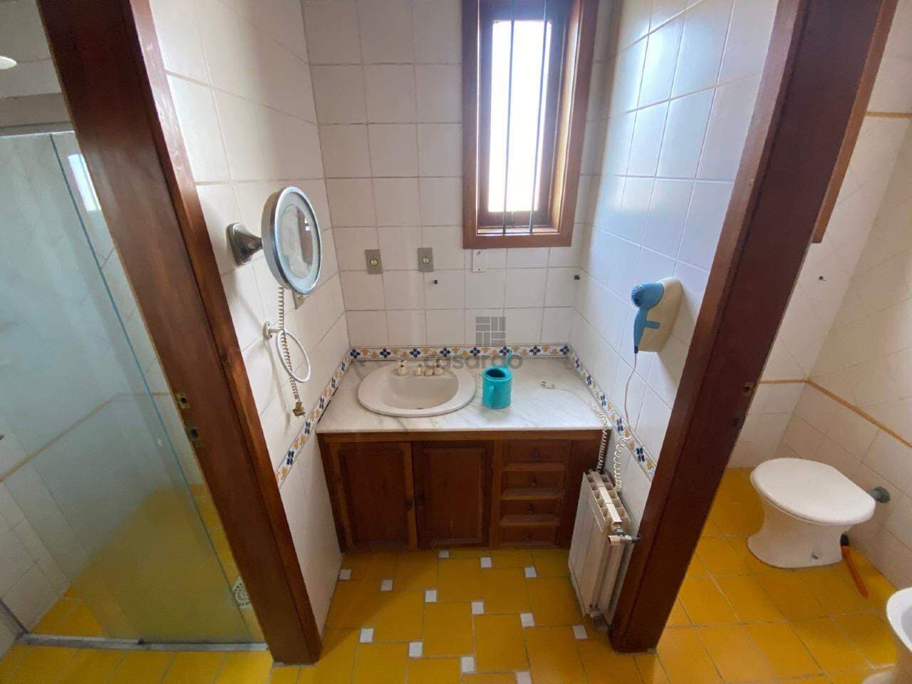 0k8w7k-casa-comercial-10-quartos-no-pelotas-banheiro-social-2.jpeg