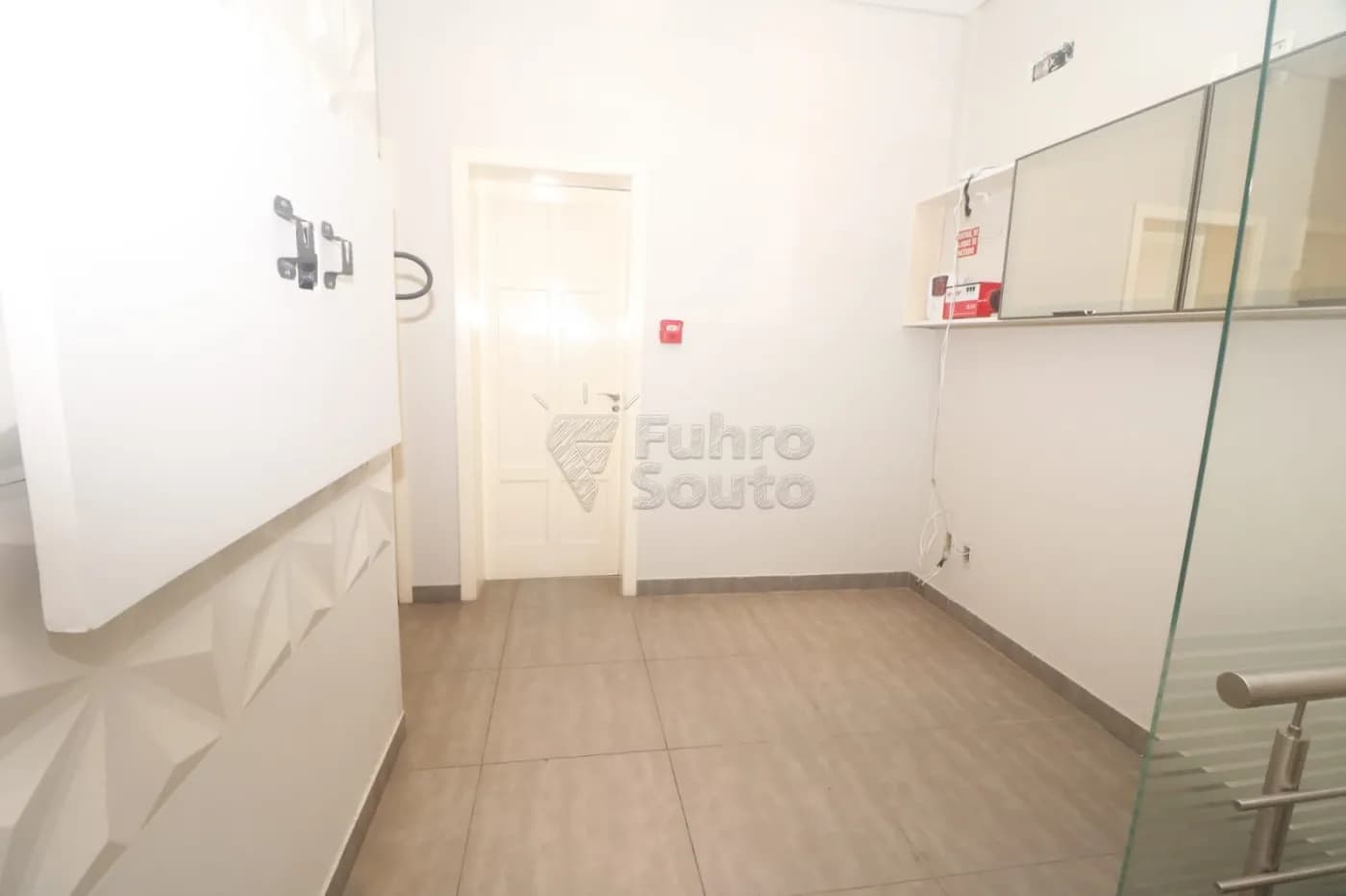 0qnz2d-pelotas-comercial-sala-fora-de-condominio-centro-12-03-2026_18-12-41-69b32c491a125.webp