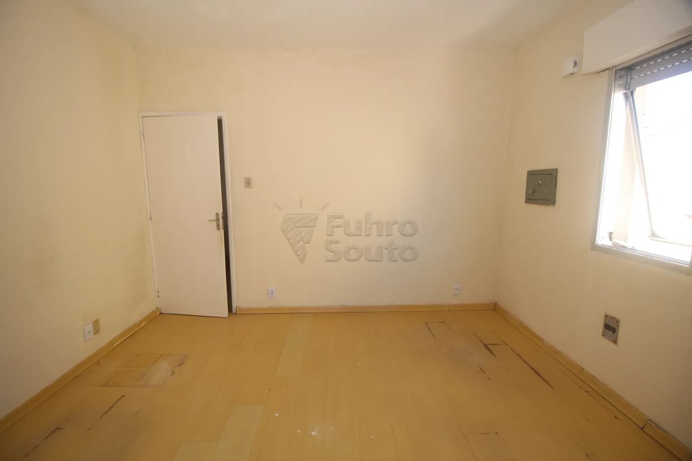 0u5wk-pelotas-casa-padrao-centro-04-11-2025_01-04-24-59.webp