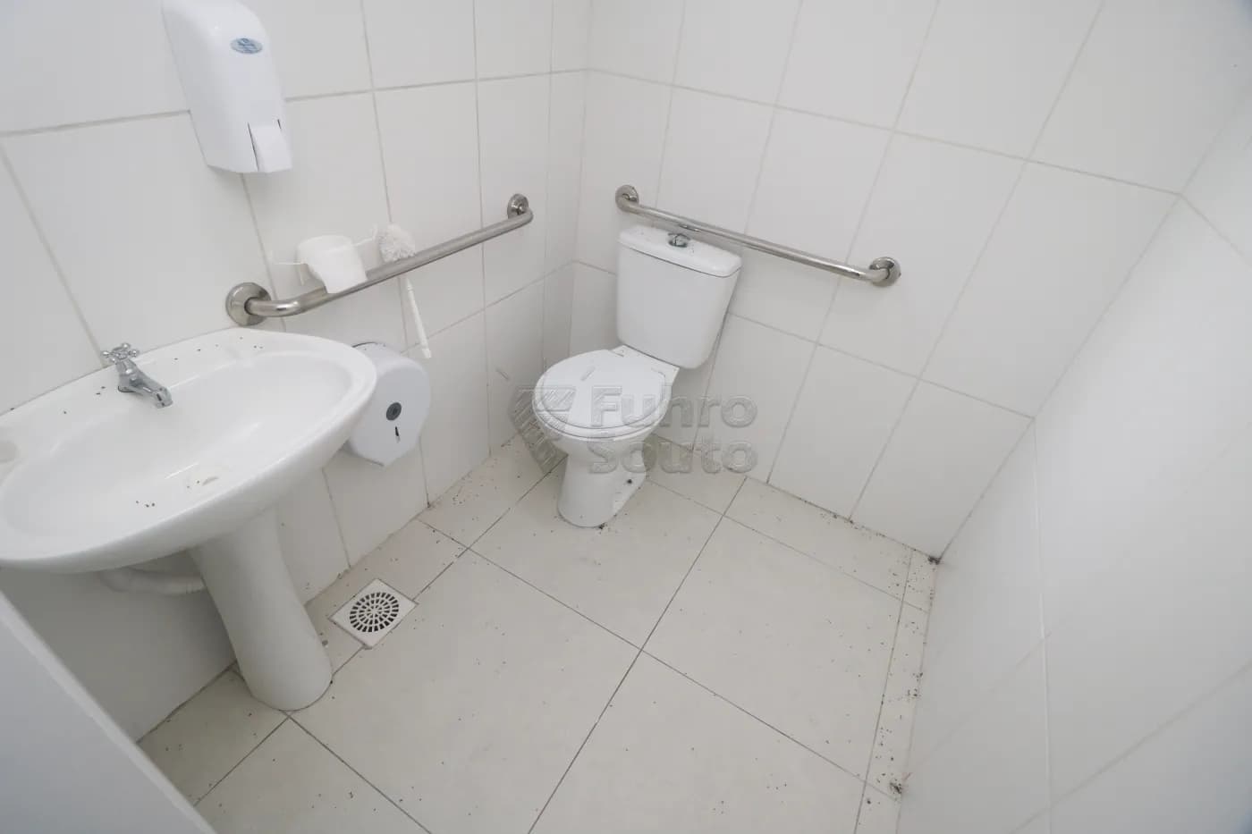 0y36nc-pelotas-comercial-loja-em-condominio-centro-22-05-2026_01-28-47-6a0fdb7f50f50.webp