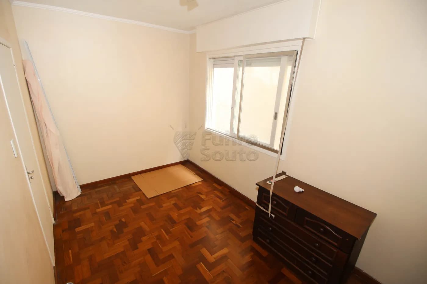 1h8gxo-pelotas-apartamento-padrao-centro-18-10-2024_23-23-52-12.webp