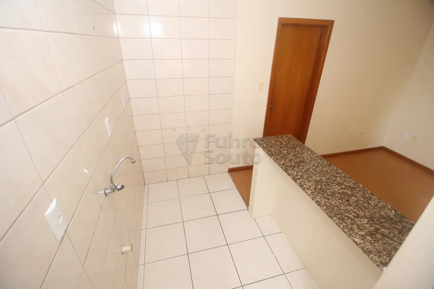 1rz01-pelotas-apartamento-padrao-centro-18-10-2025_00-57-12-9.webp