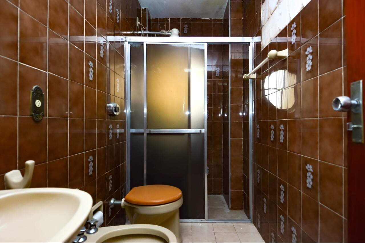 1xi6f-apartamento-2-quartos-no-pelotas-banheiro-social.jpg