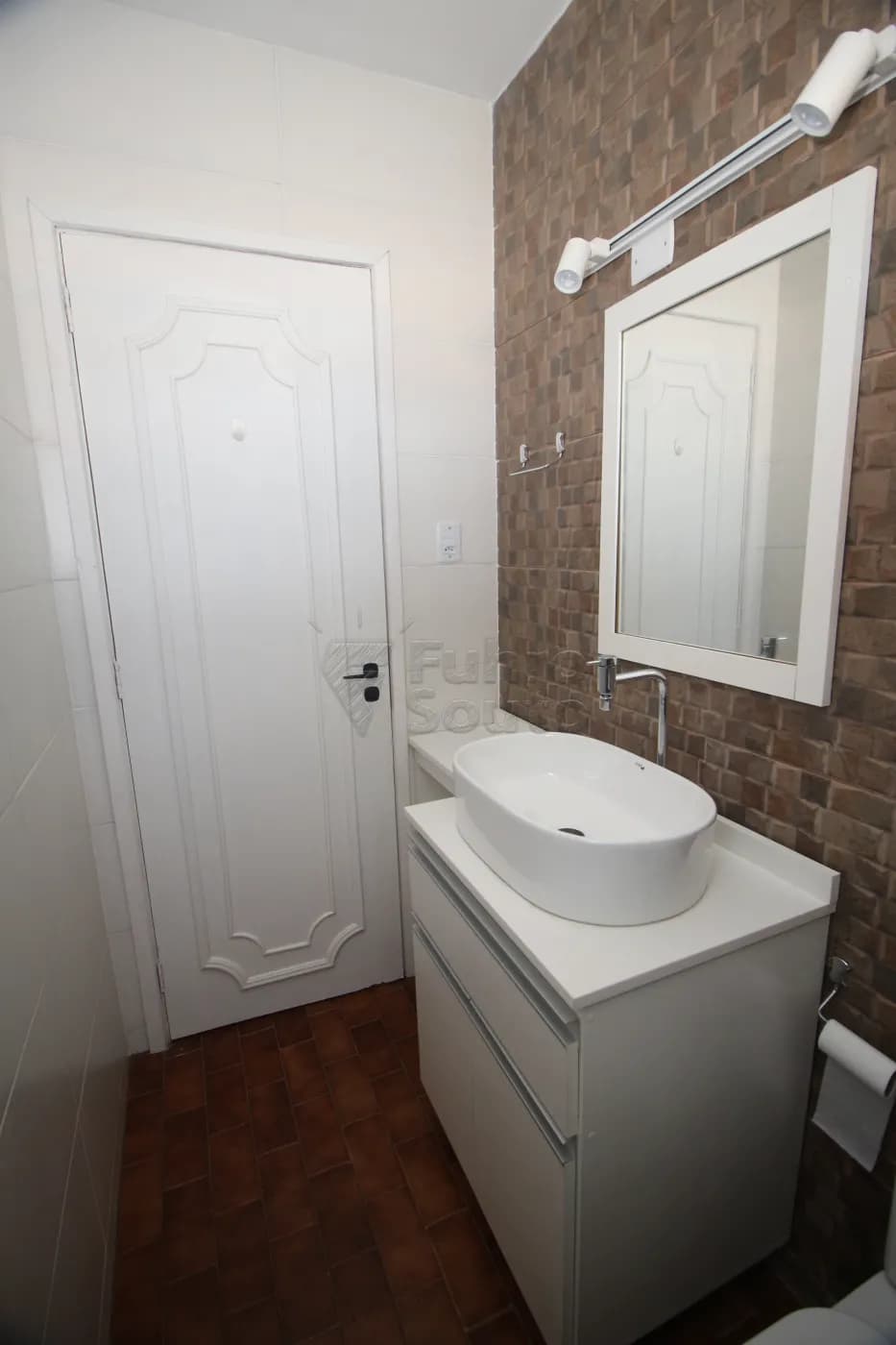2cry59-pelotas-apartamento-padrao-centro-02-08-2024_23-31-51-17.webp