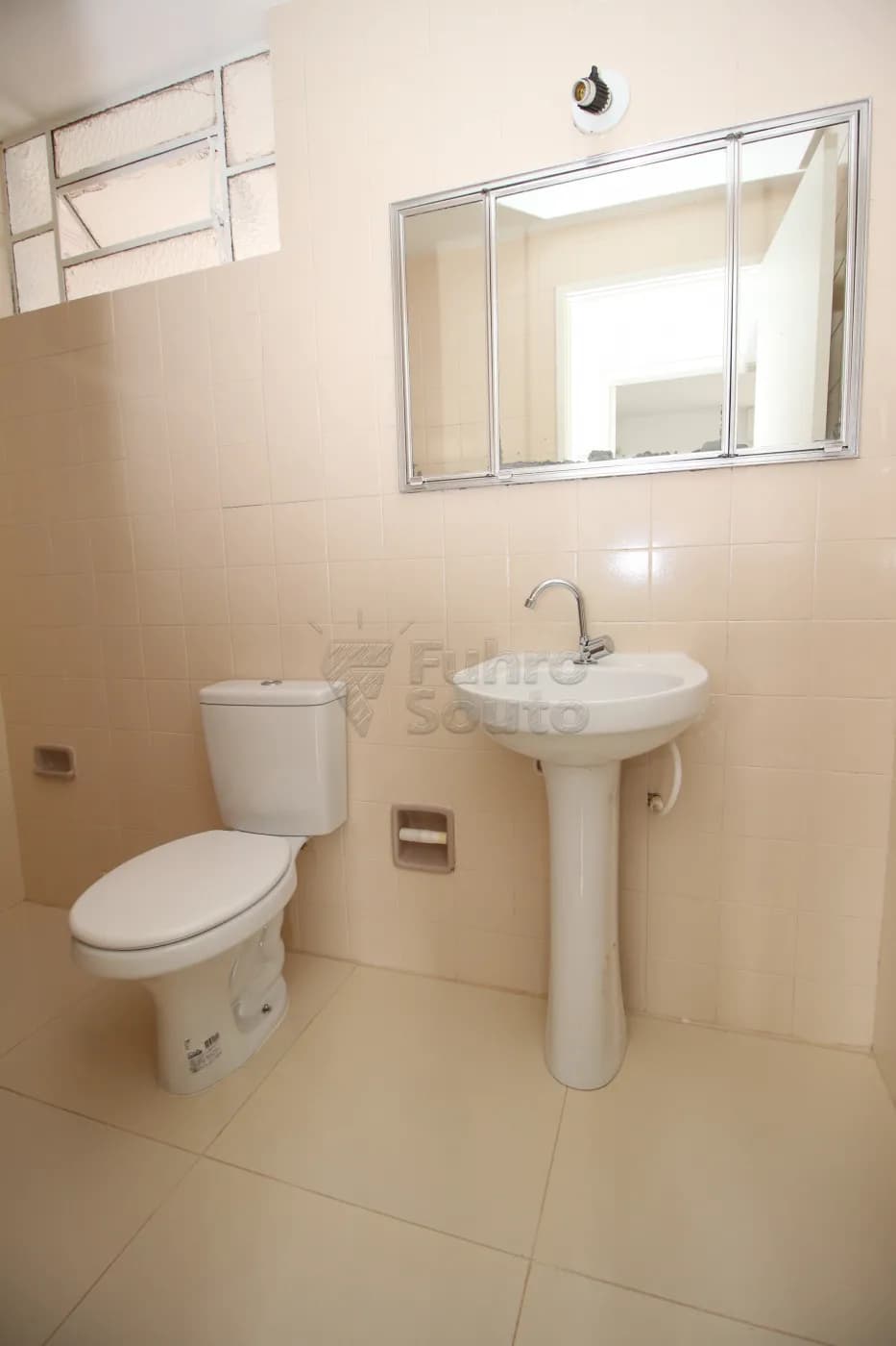 2et78-pelotas-apartamento-padrao-centro-02-04-2024_22-38-16-21.webp