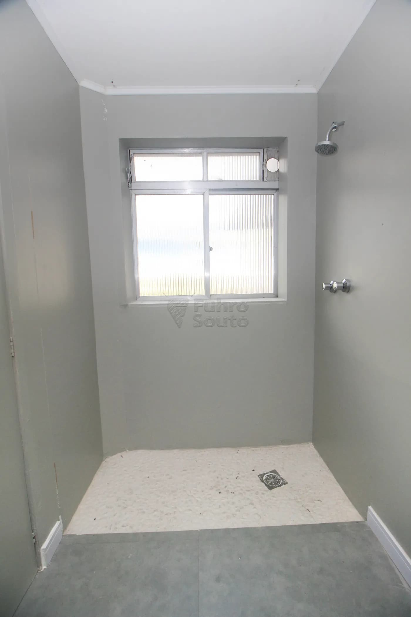 2f07v-pelotas-casa-padrao-centro-22-09-2025_23-39-09-56.webp
