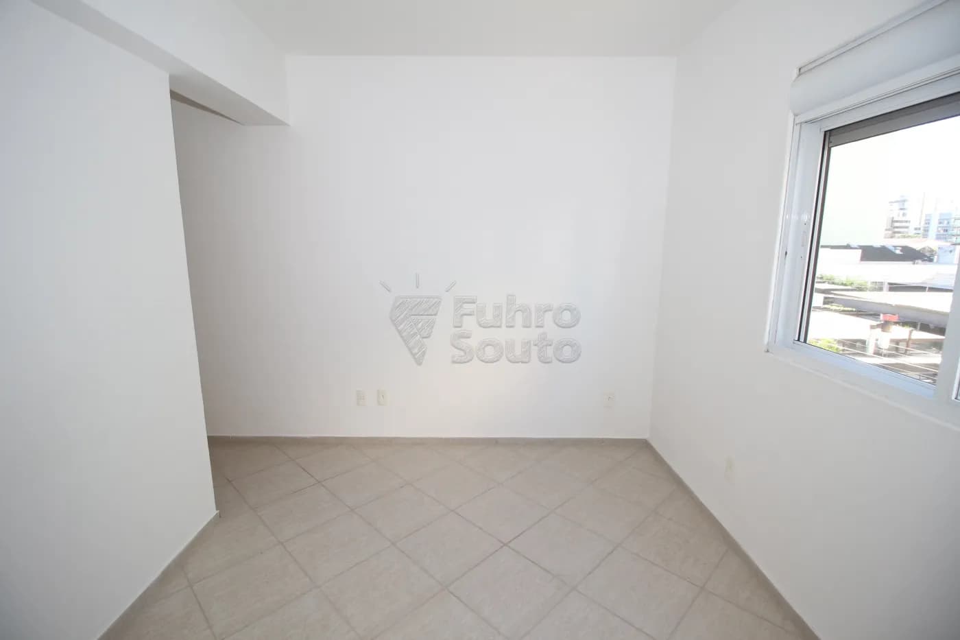 2hr98a-pelotas-apartamento-padrao-centro-09-05-2024_19-48-38-12.webp