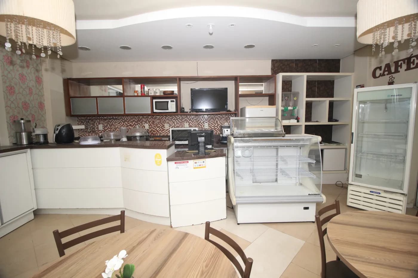 2jxrxl-pelotas-comercial-sala-em-condominio-centro-23-08-2024_23-40-12-6.webp