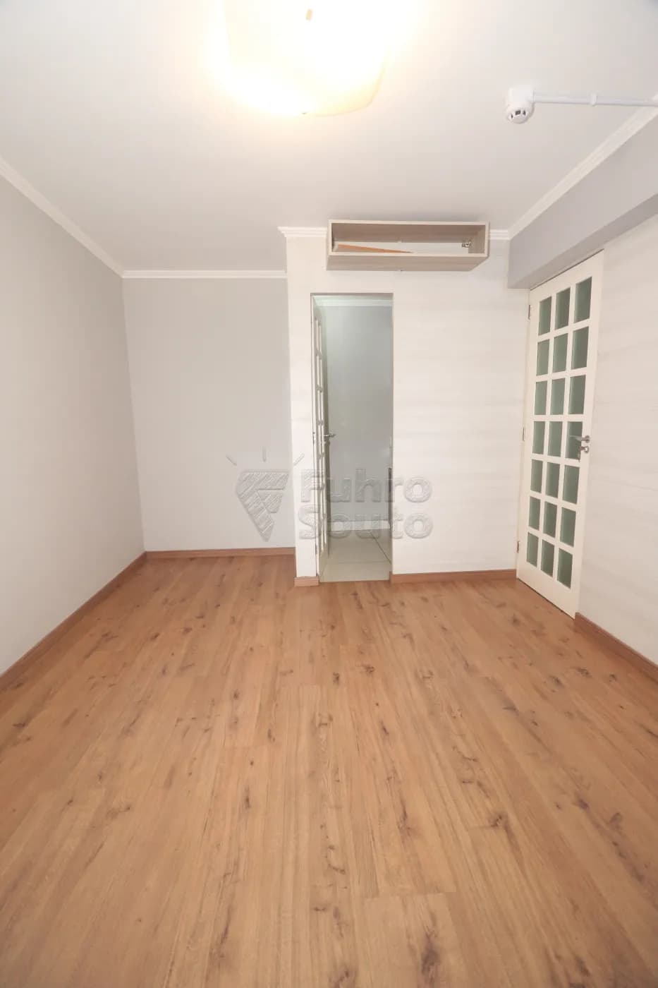 2osd9s-pelotas-comercial-sala-em-condominio-centro-07-07-2026_00-06-35-6a4c6d3b56fad.webp