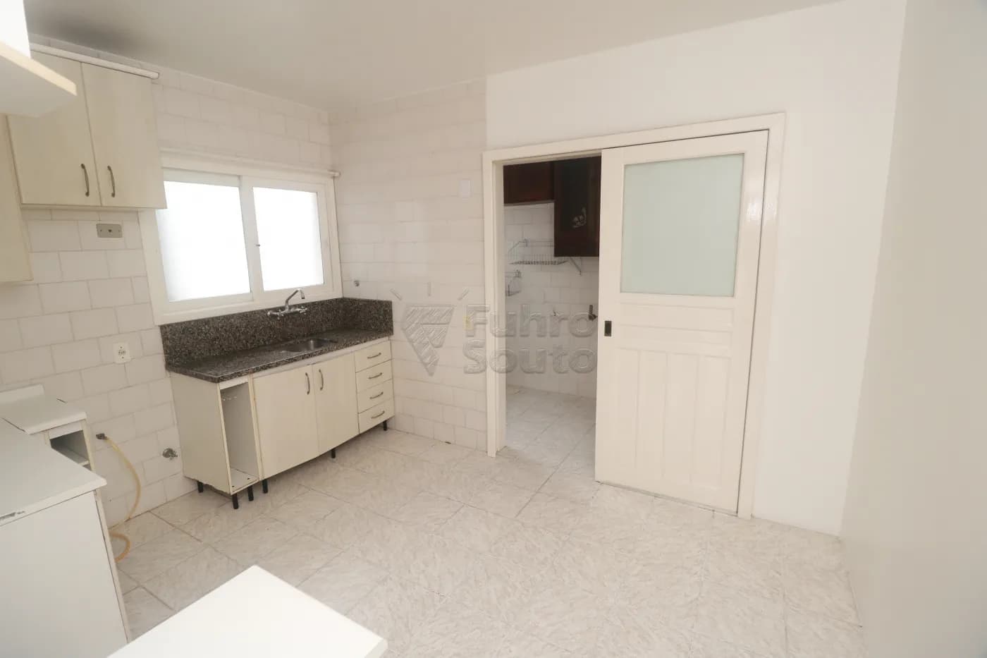 355xve-pelotas-apartamento-padrao-centro-18-03-2026_21-16-51-69bb40735f48a.webp