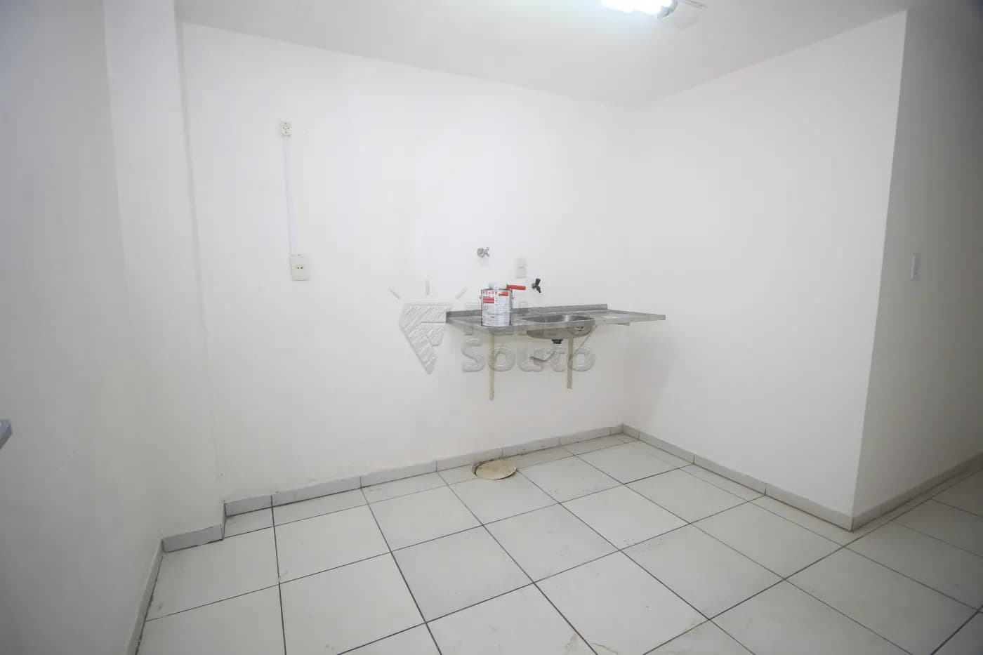 4c9a4-pelotas-comercial-predio-centro-31-10-2025_00-16-41-12.webp