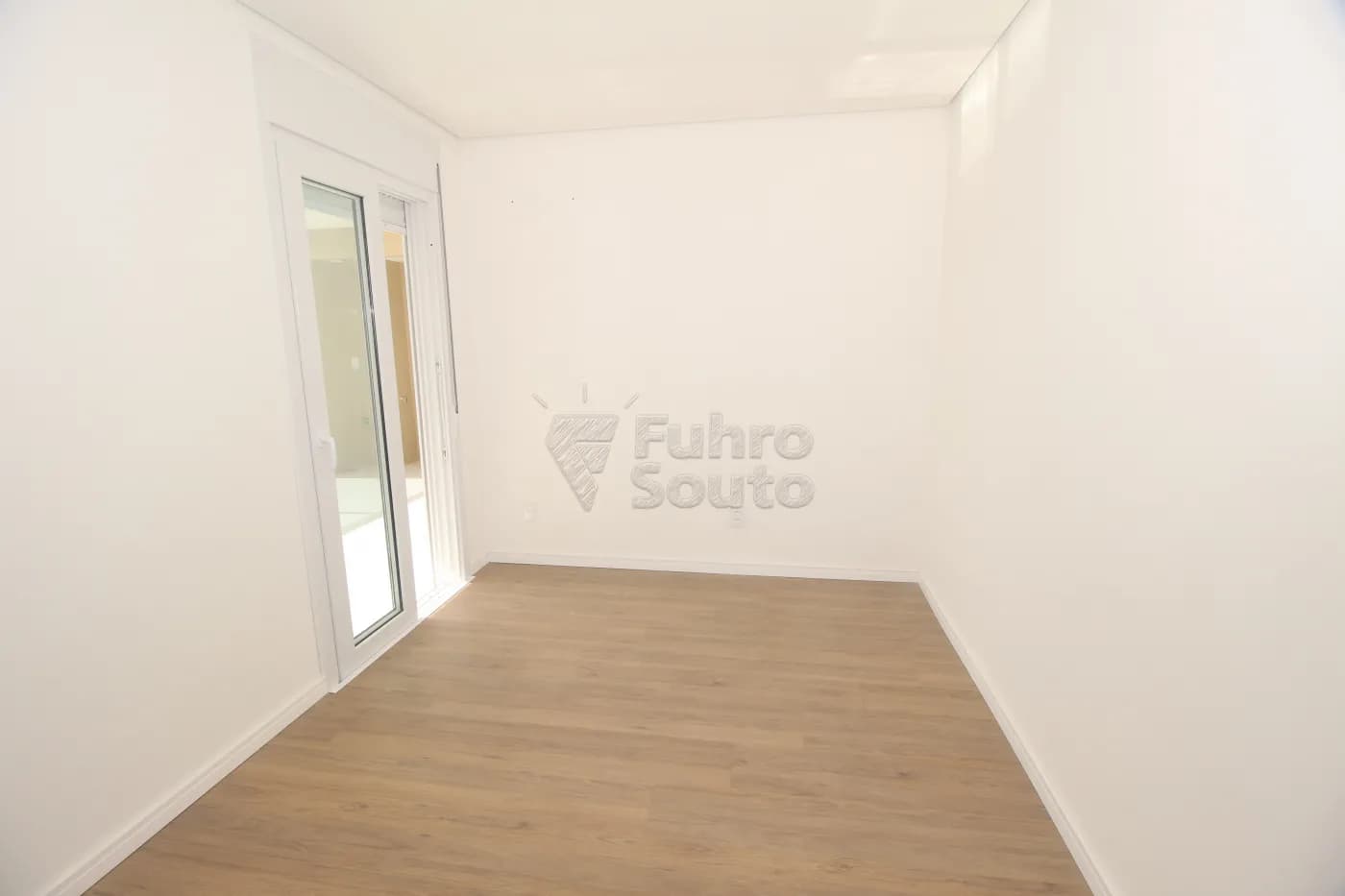 4h4d0e-pelotas-apartamento-padrao-centro-23-05-2025_18-29-31-7.webp