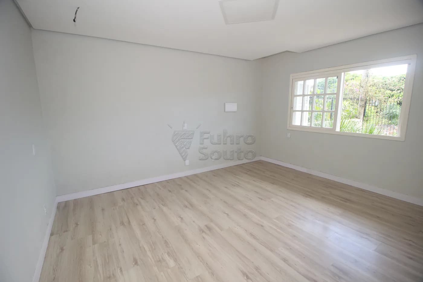 4hxj4d-pelotas-casa-padrao-centro-12-01-2025_03-34-15-8.webp