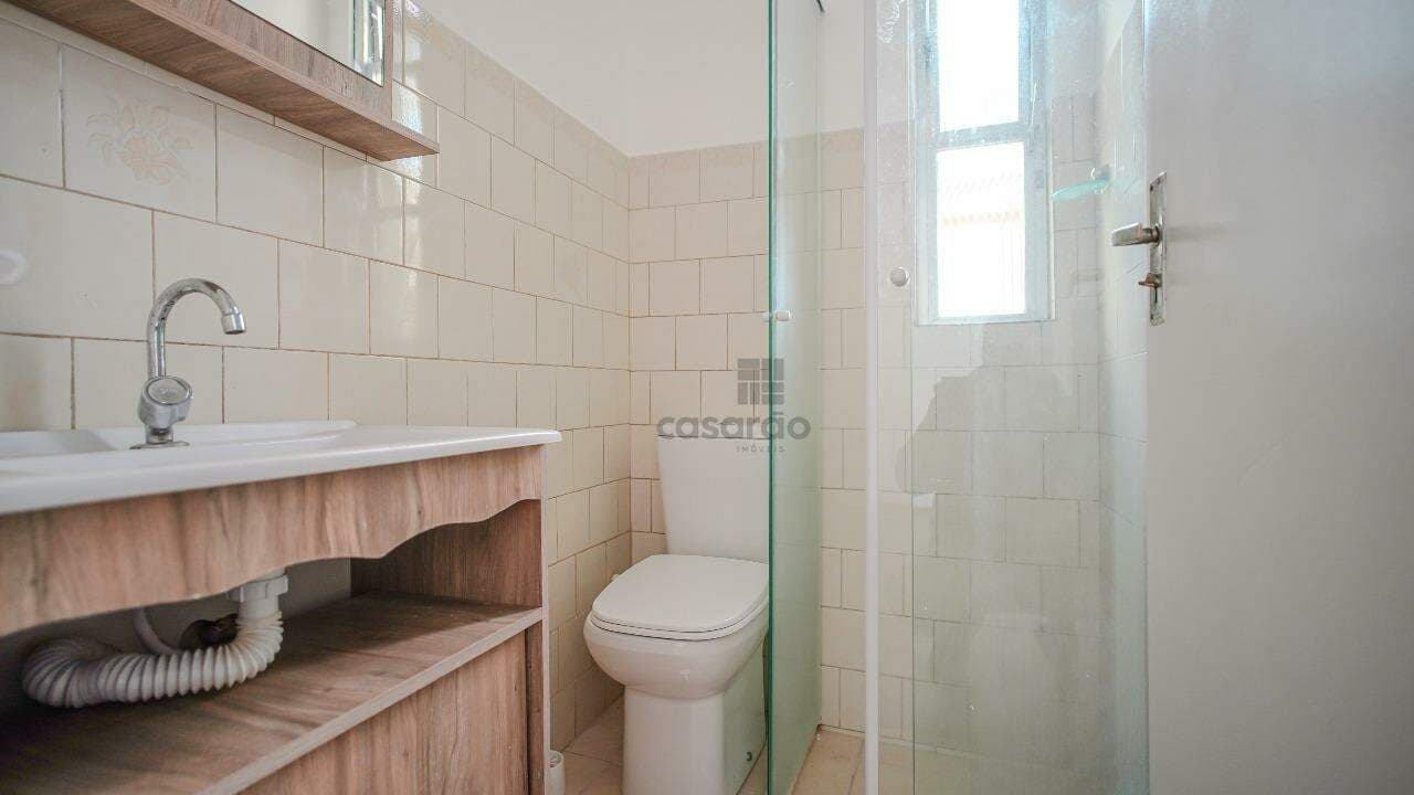 4qt8s-apartamento-2-quartos-no-pelotas-banheiro-social.jpg