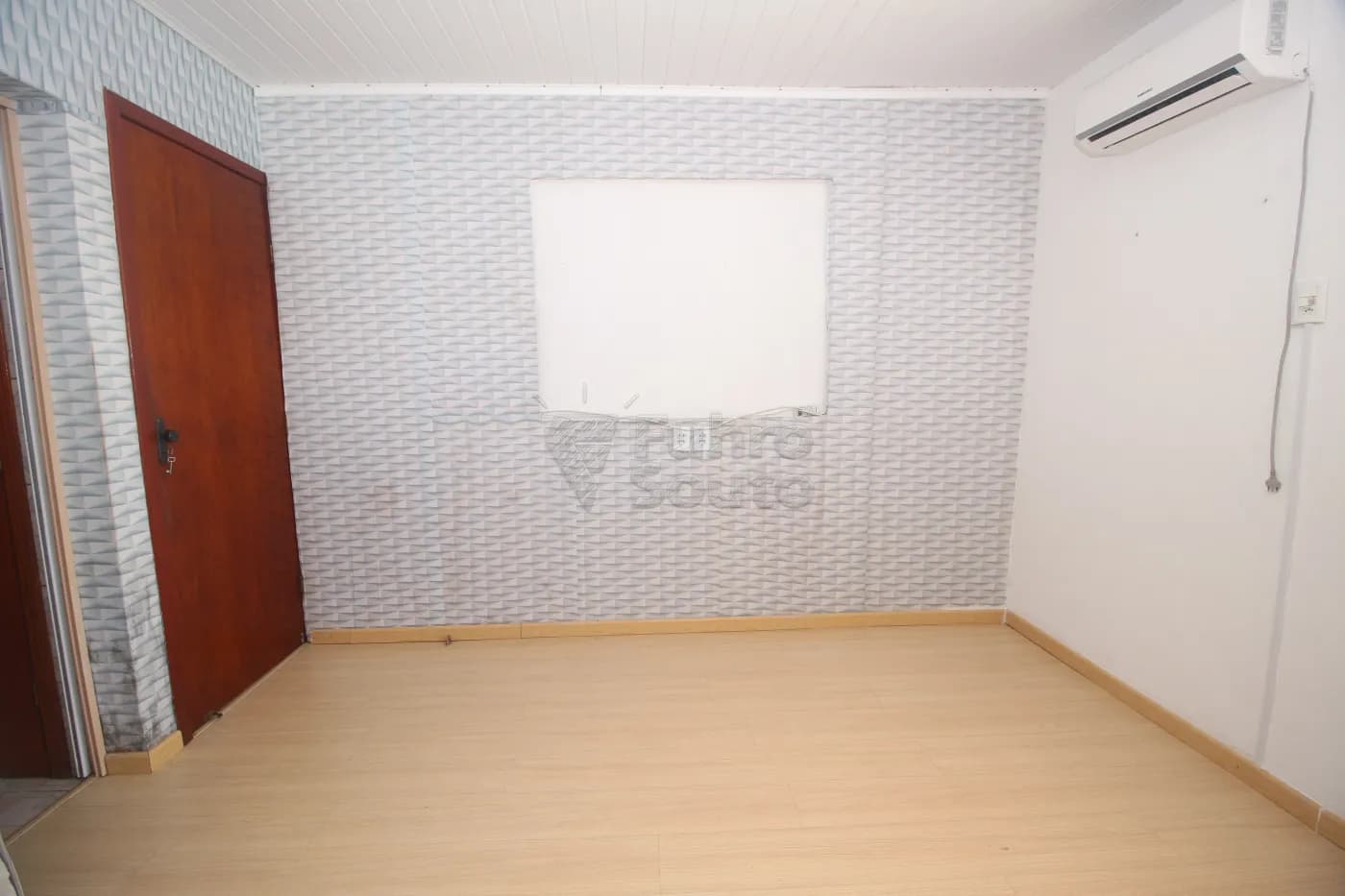 4t8qyt-pelotas-casa-padrao-sao-goncalo-15-10-2025_00-45-09-28.webp