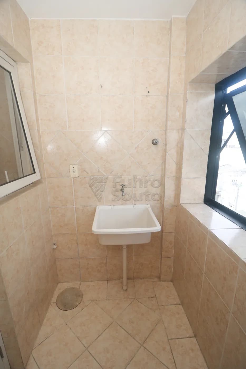 4w0ob-pelotas-apartamento-padrao-centro-14-07-2026_00-37-19-6a55aeef952a8.webp