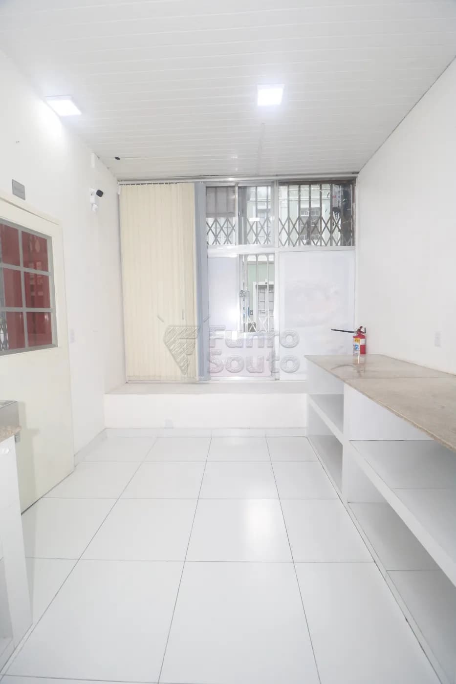 4y619-pelotas-comercial-sala-fora-de-condominio-centro-06-05-2026_00-23-43-69fab43fb681c.webp