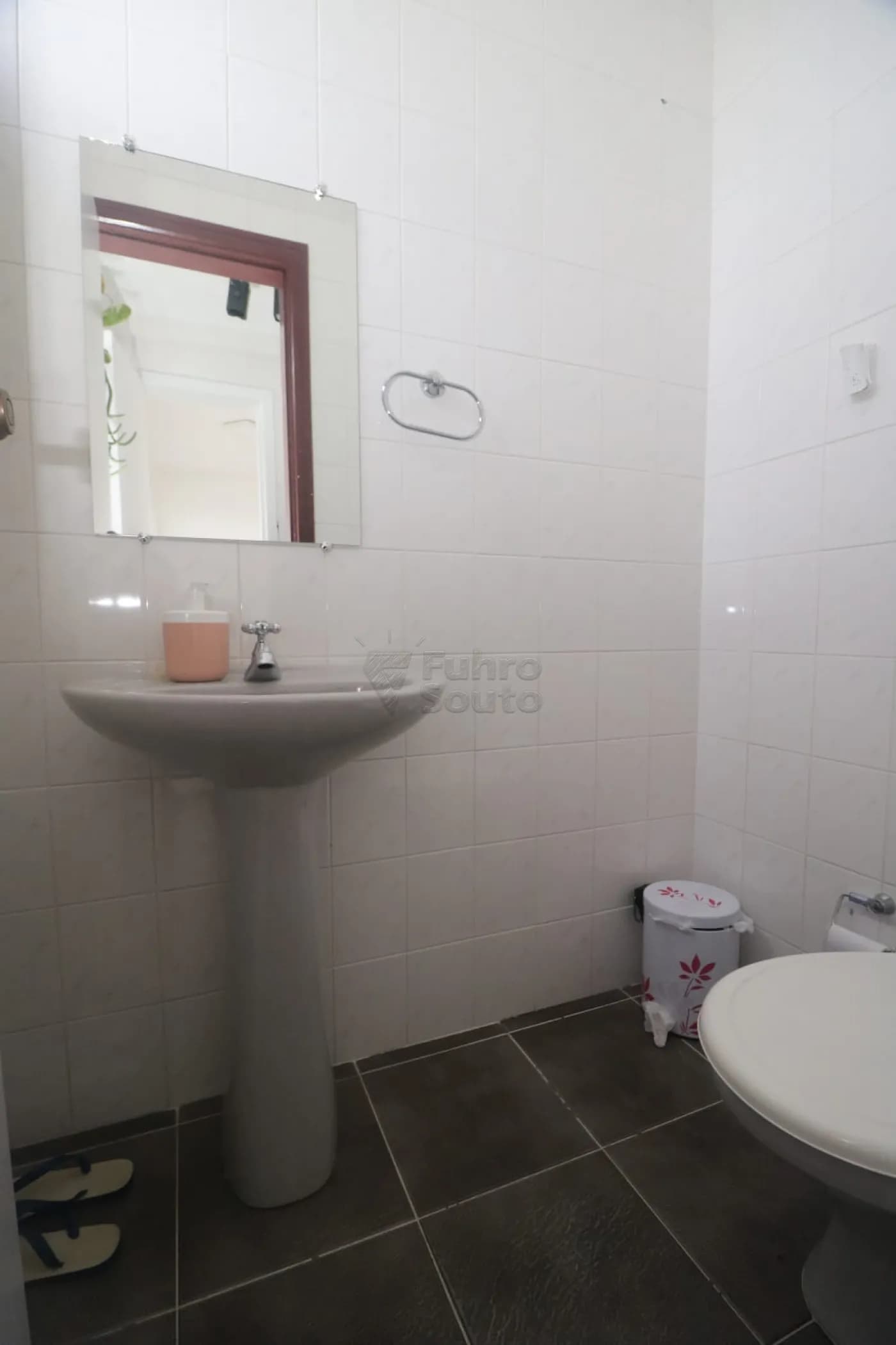 56zn5r-pelotas-comercial-loja-em-condominio-centro-20-05-2026_15-11-11-6a0df93f42155.webp