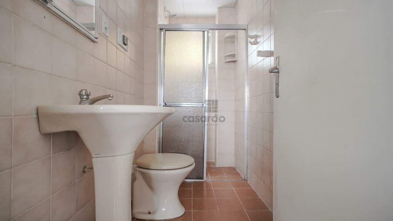 5gks8-apartamento-2-quartos-no-pelotas-banheiro-social.jpg