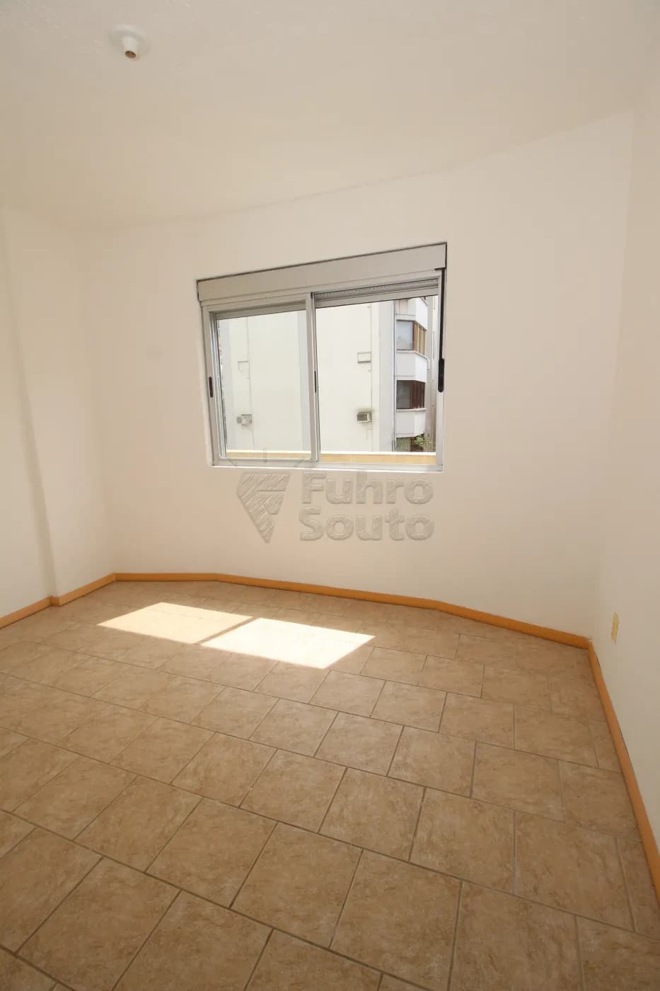 5jmjk-pelotas-apartamento-padrao-centro-28-03-2025_01-28-09-9.webp