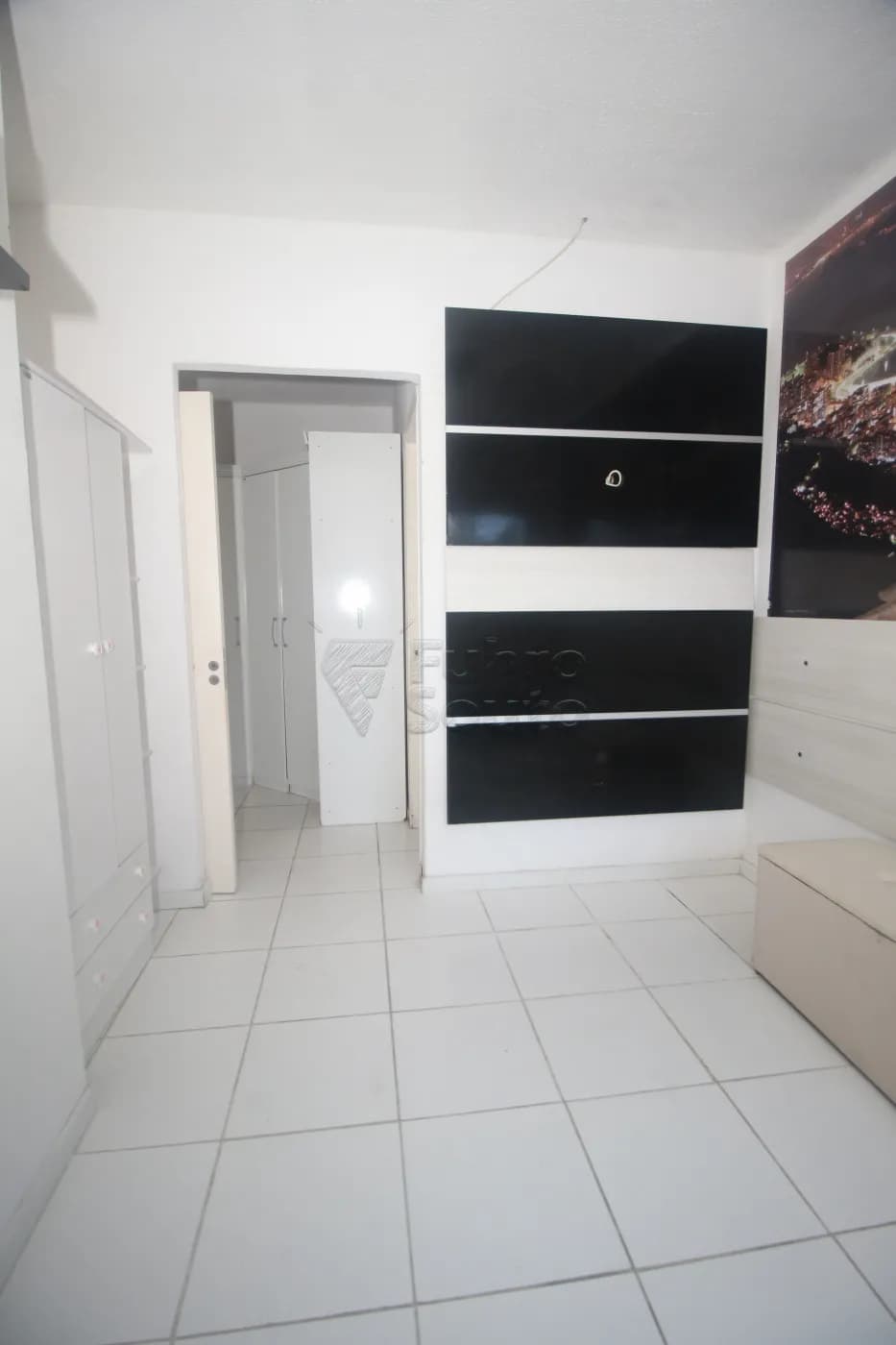 5r7qt-pelotas-casa-condominio-tres-vendas-14-07-2025_23-48-41-18.webp