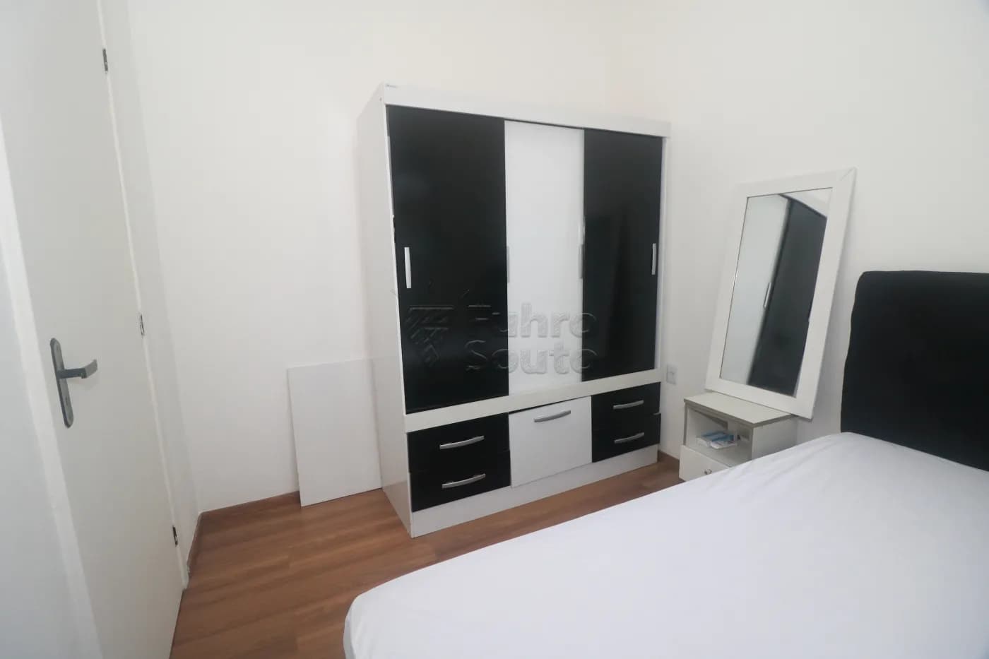 5rv6k-pelotas-apartamento-fora-de-condominio-centro-26-05-2026_00-50-48-6a1518983af9e.webp