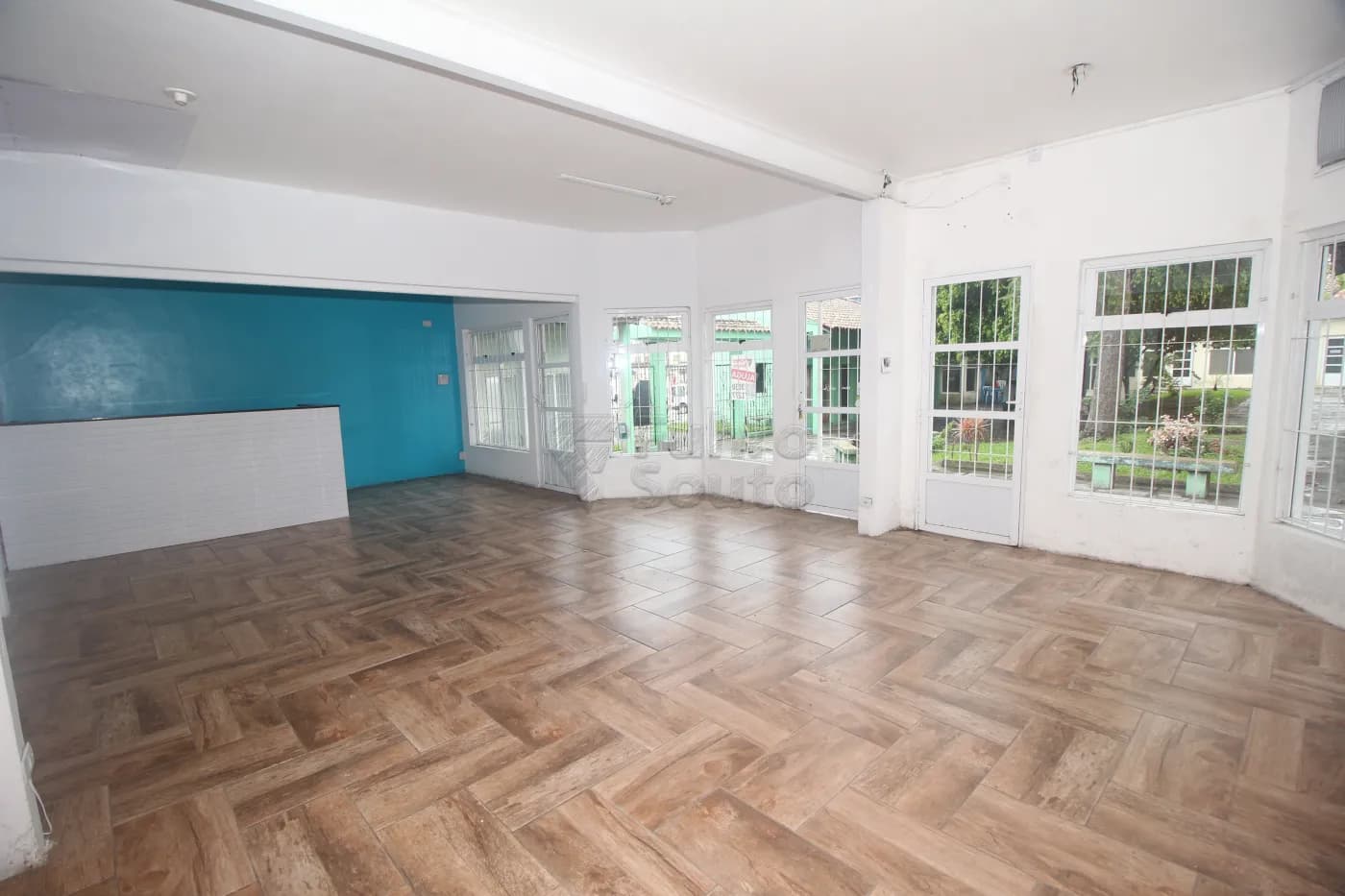 5y8peb-pelotas-comercial-sala-em-condominio-fragata-13-02-2025_00-31-50-5.webp