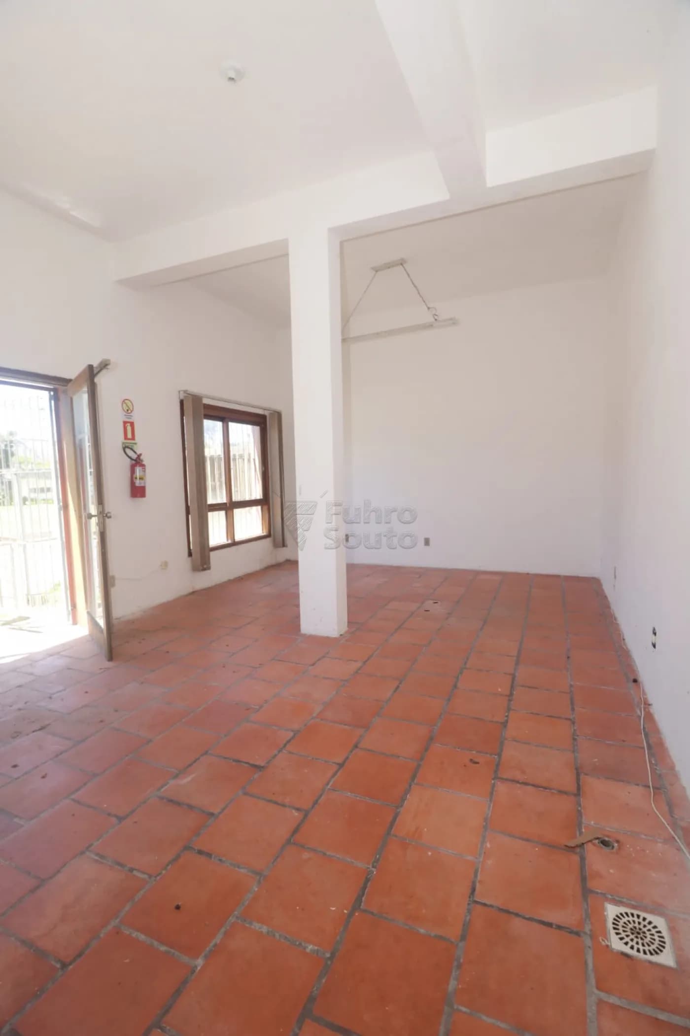5ya5bp-pelotas-comercial-loja-em-condominio-centro-12-12-2025_13-36-05-693c447563b4d.webp