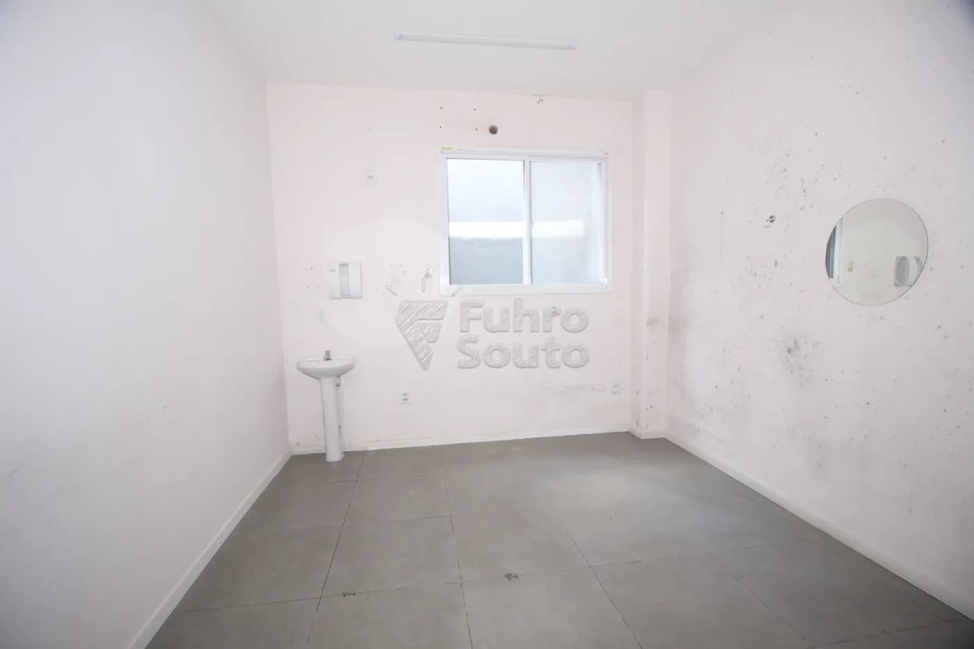 6huk9-pelotas-comercial-casa-centro-20-02-2025_01-40-17-19.webp