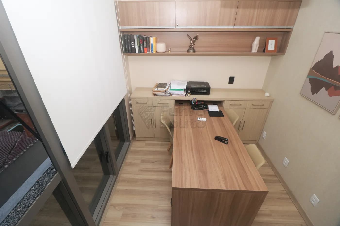 6t00w8-pelotas-comercial-sala-em-condominio-areal-24-04-2026_23-39-23-69ec295b19a6f.webp