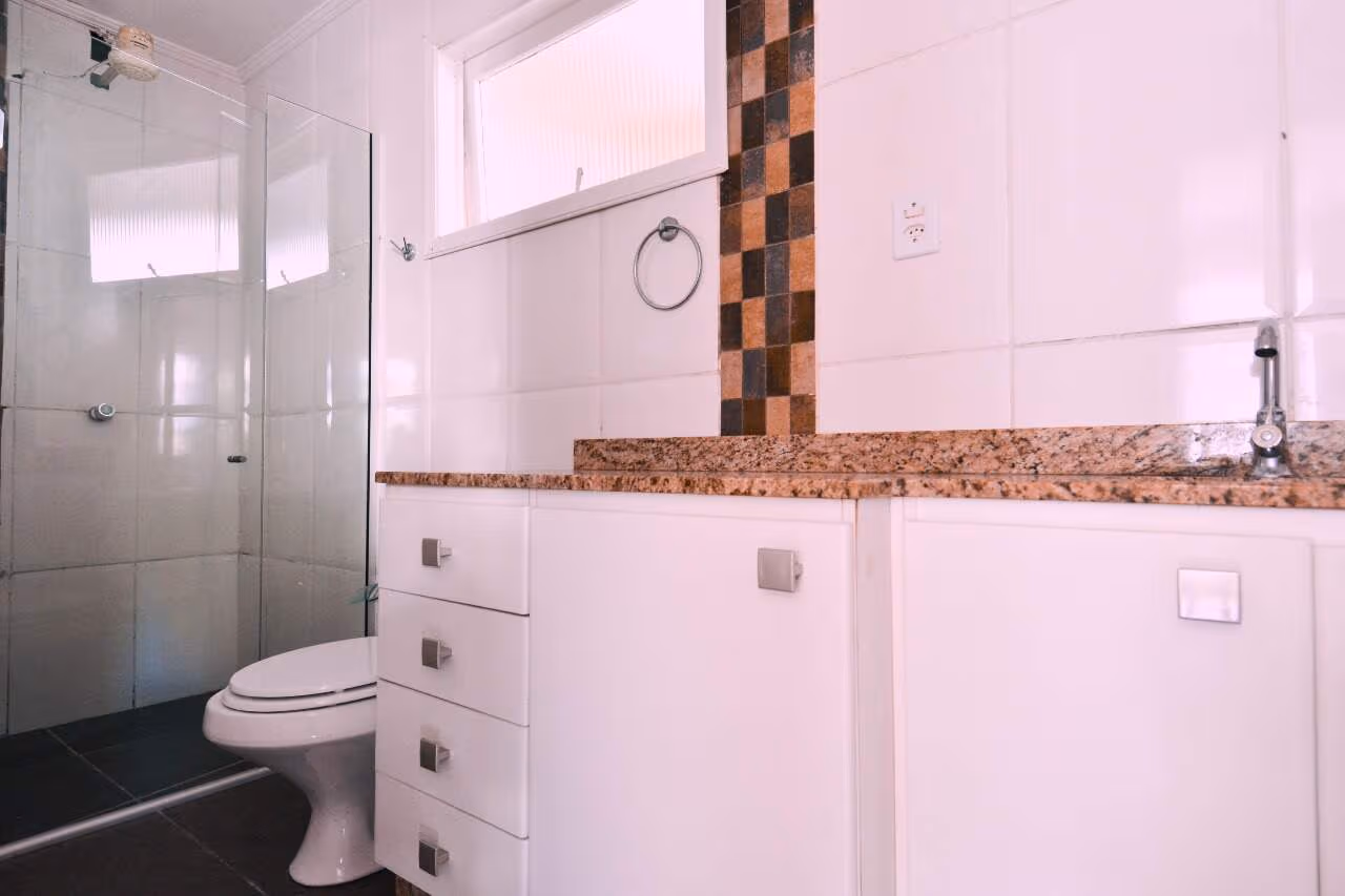 6un3y1-apartamento-2-quartos-no-pelotas-banheiro-social.jpg
