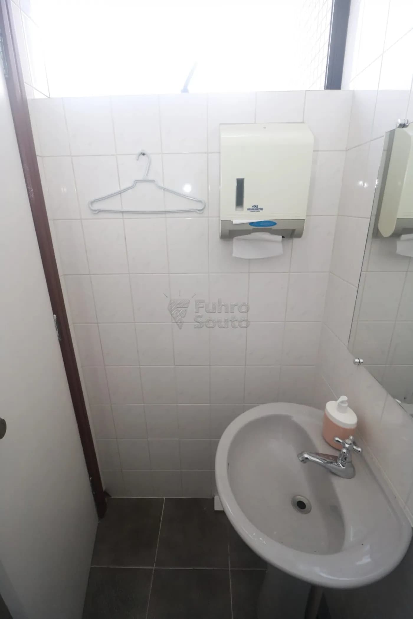 70h9yu-pelotas-comercial-loja-em-condominio-centro-20-05-2026_15-11-12-6a0df940d970e.webp