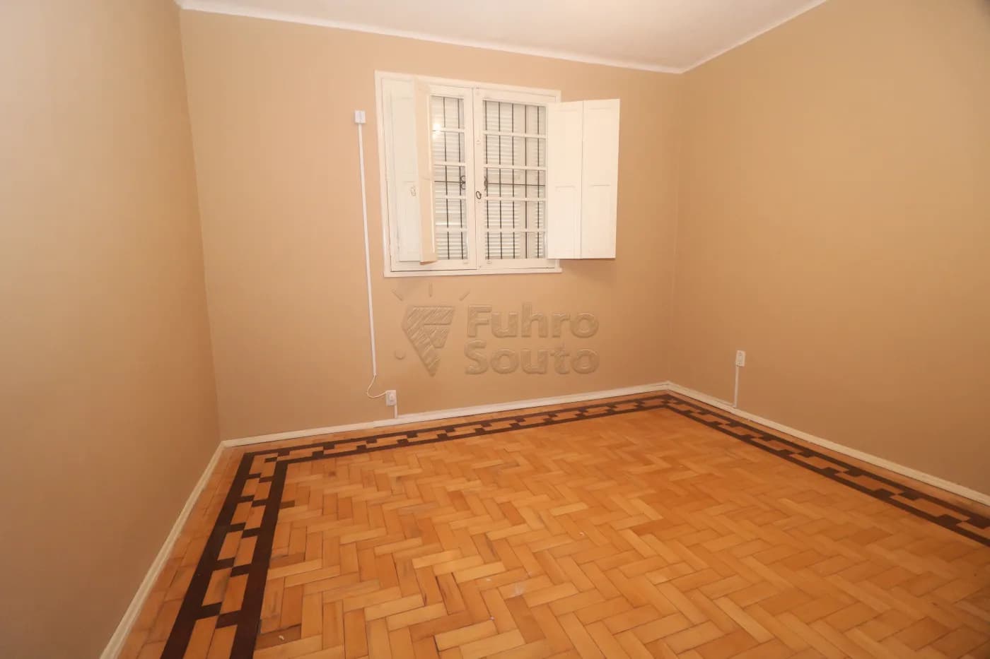 7442k-pelotas-comercial-casa-centro-24-04-2026_23-28-00-69ec26b09f3df.webp