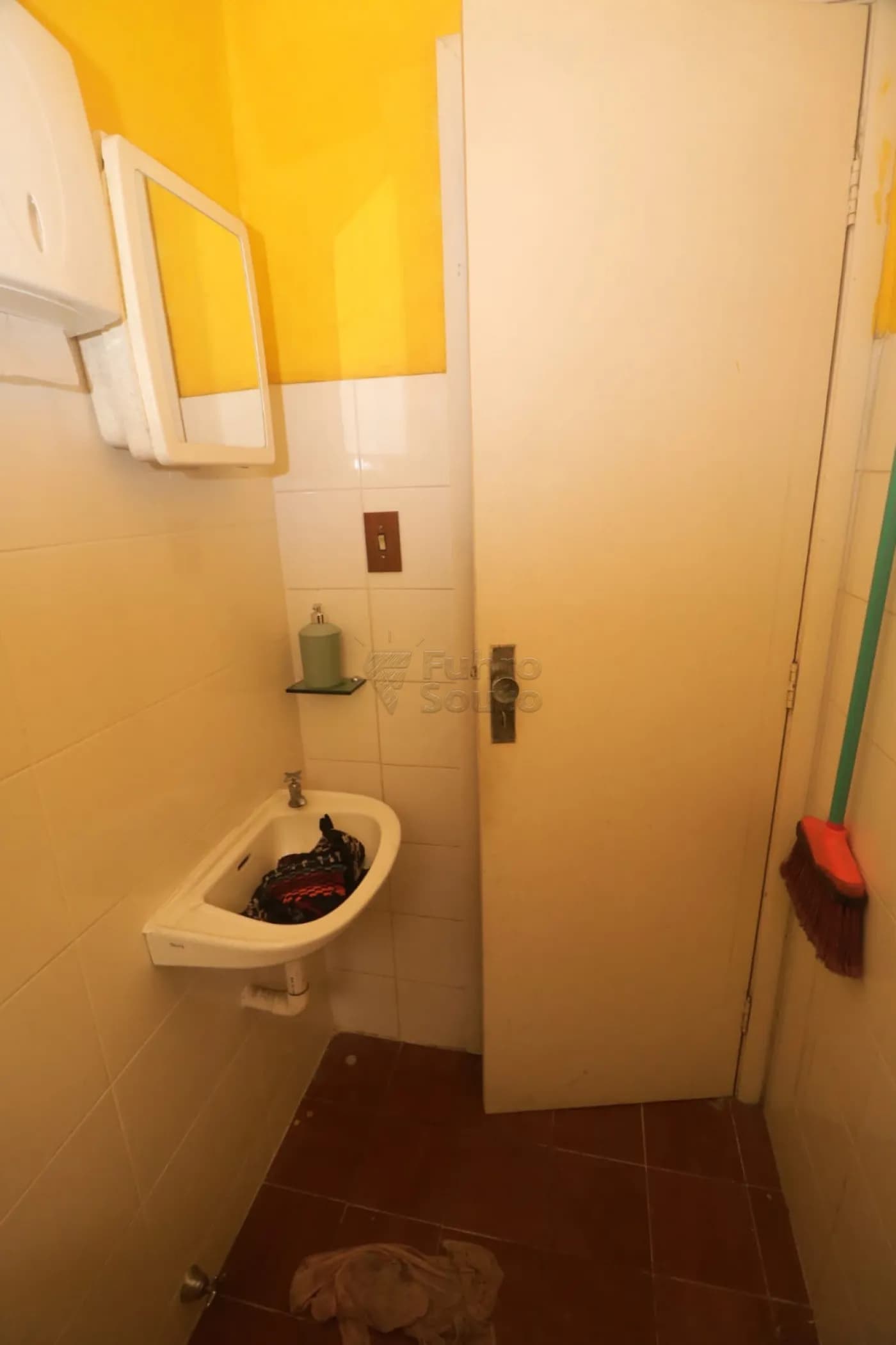 76ag2-pelotas-comercial-sala-em-condominio-centro-27-03-2026_11-51-05-69c69959c0f51.webp