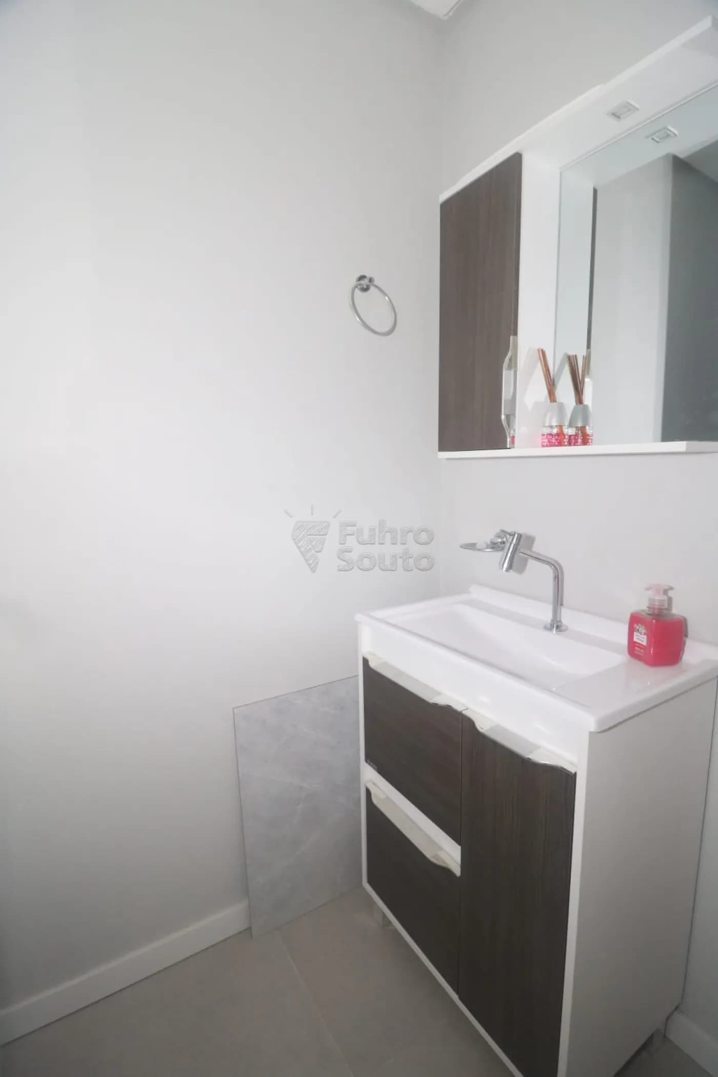 7dn9w-pelotas-comercial-sala-em-condominio-sao-goncalo-23-04-2026_17-56-24-69ea8778cb22c.webp