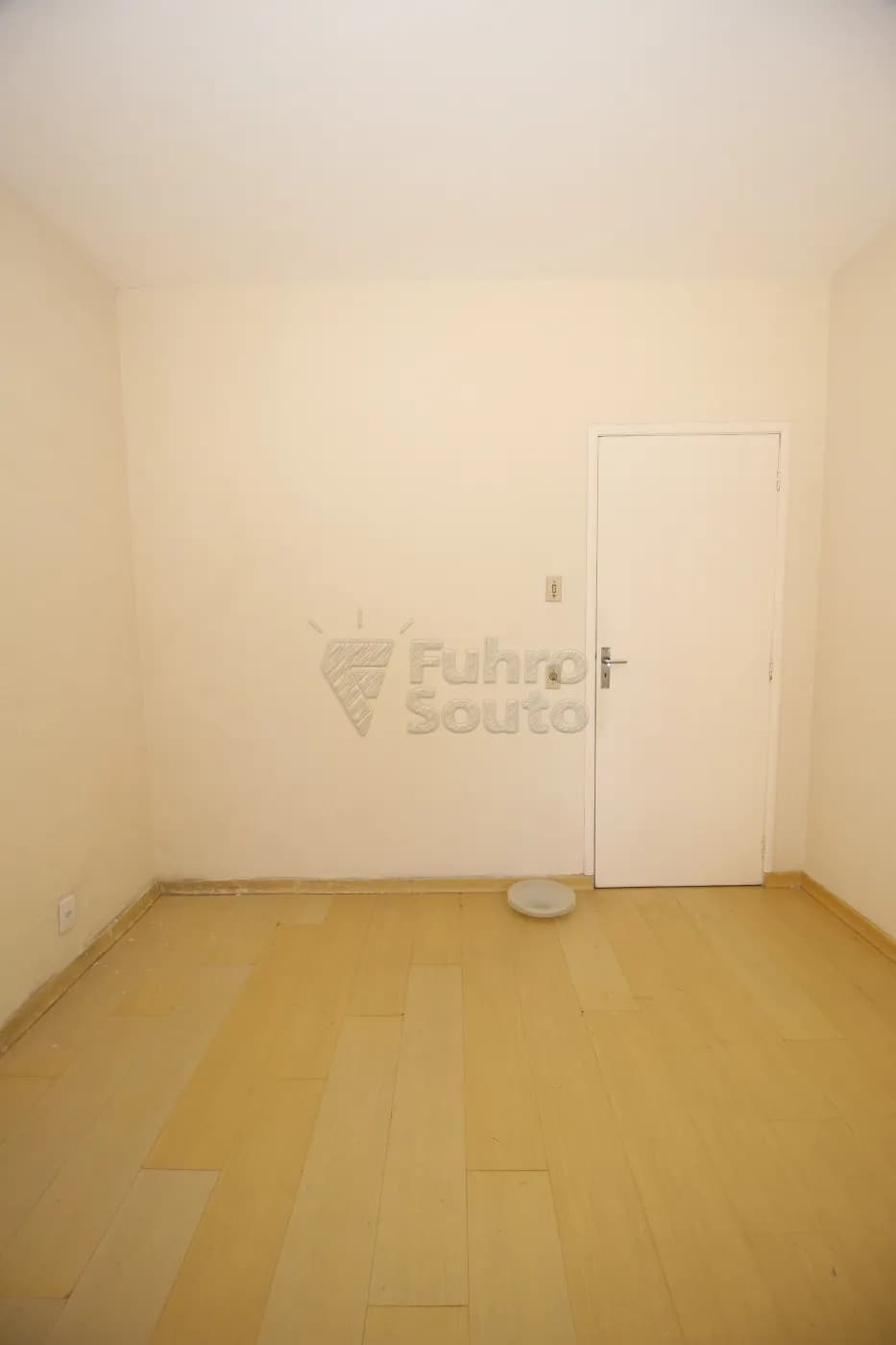 7g51fc-pelotas-casa-padrao-centro-04-11-2025_01-04-17-53.webp