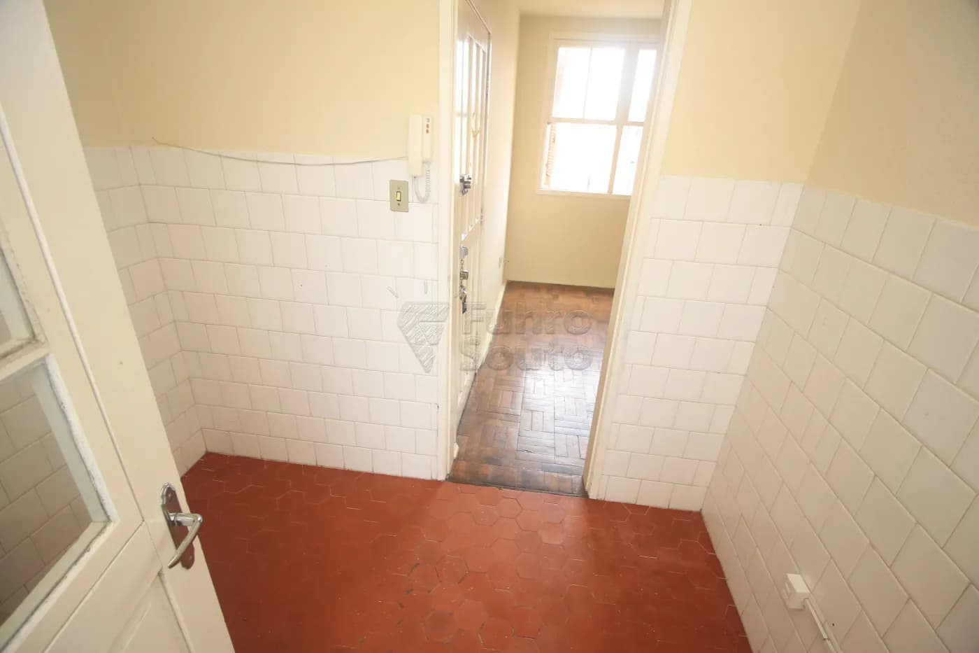 7izrit-pelotas-apartamento-padrao-centro-04-11-2025_00-57-10-25.webp