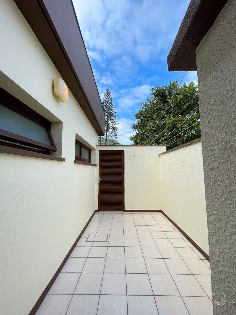 7navyr-i988mUTA9QM59l14v8dH_3519366df1107ec8f9.jpg