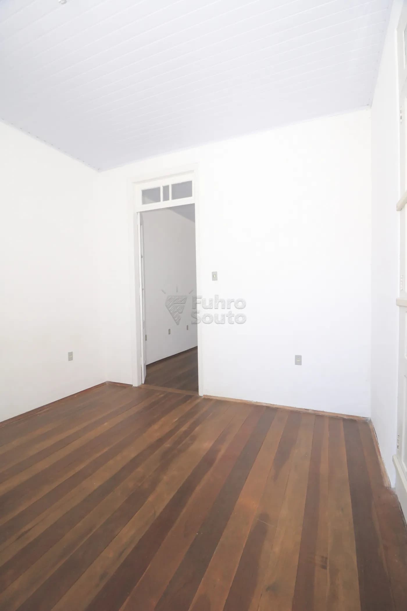 8i261d-pelotas-comercial-predio-centro-05-12-2025_00-40-15-8.webp