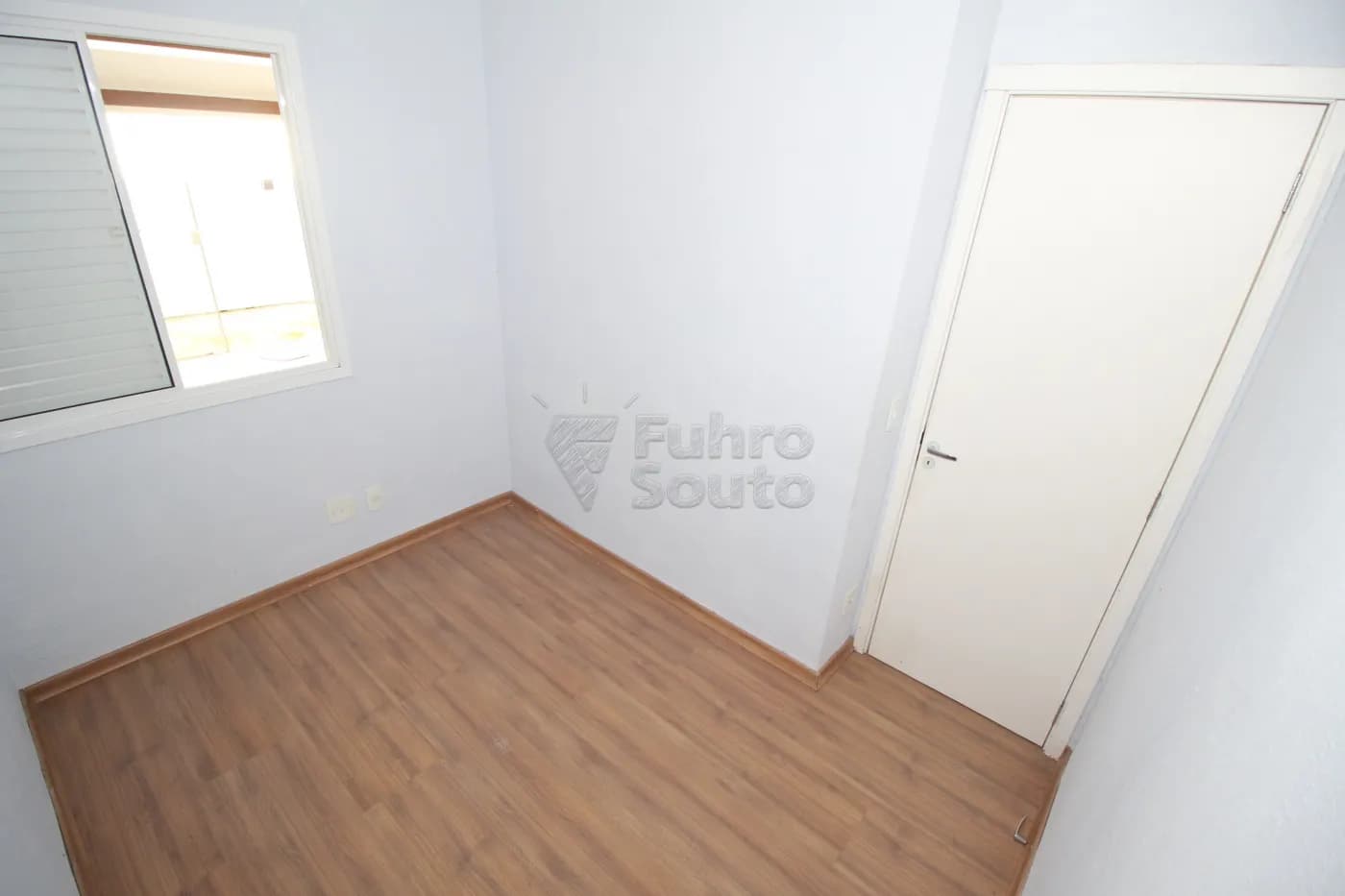8vxp0u-pelotas-casa-condominio-areal-17-05-2024_23-40-57-21.webp