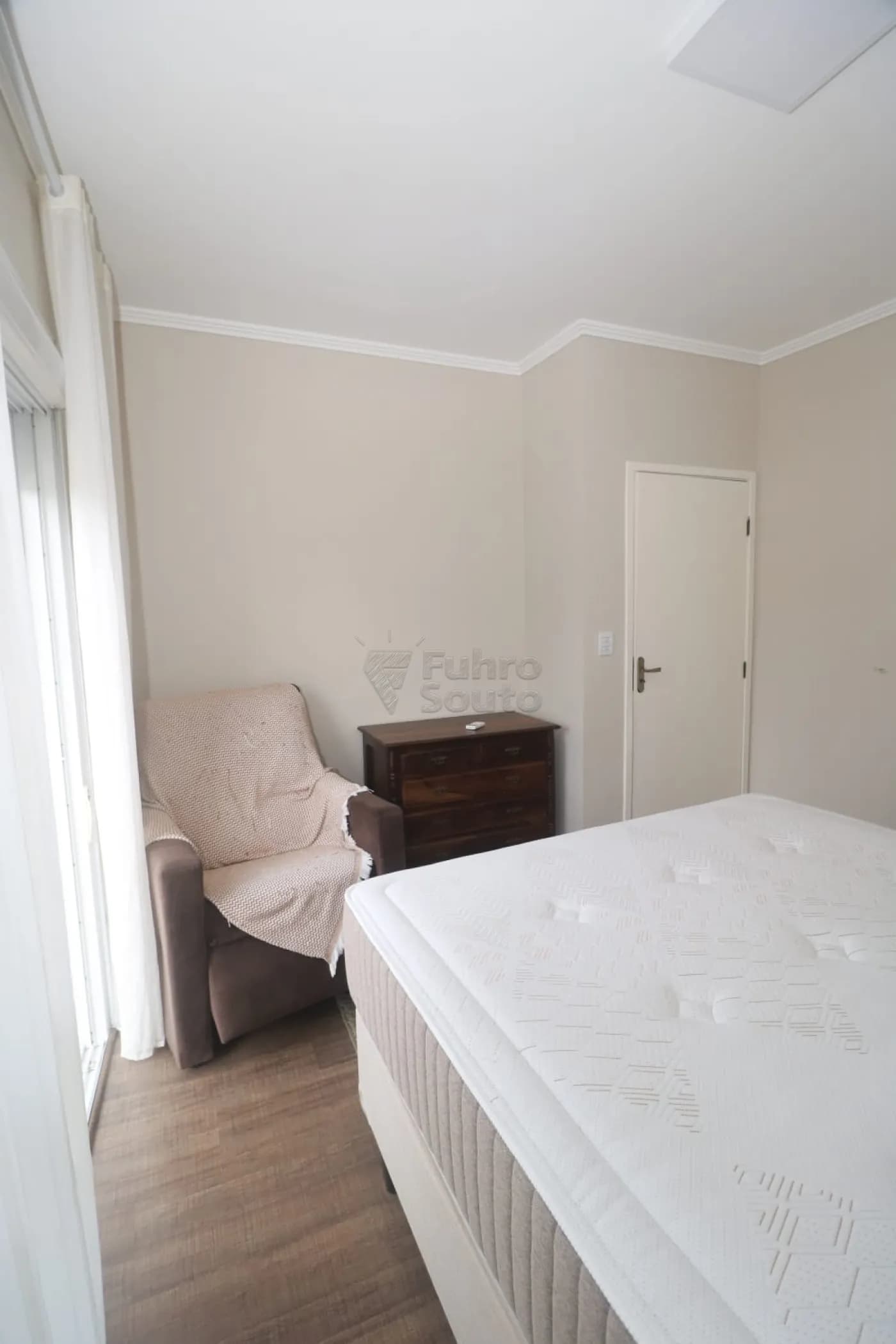 91g96i-pelotas-apartamento-padrao-tres-vendas-12-05-2026_16-12-46-6a037bae0f83b.webp