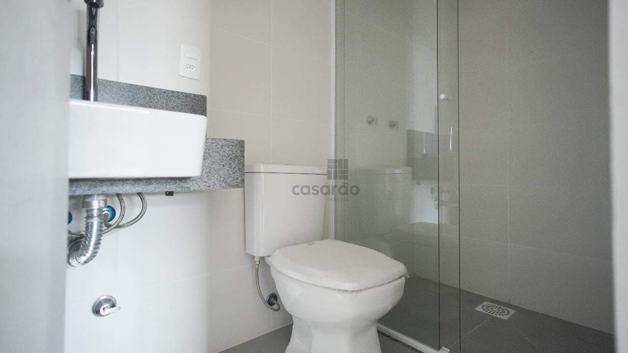 98dp8-apartamento-2-quartos-no-pelotas-banheiro-suite.jpg
