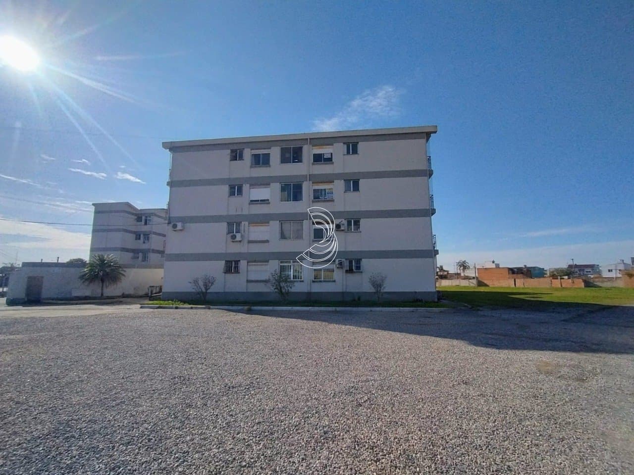 9e8uq-ivvTR5a_194716a52a0e84bd9c.jpg
