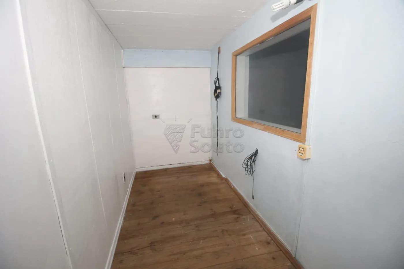 9o9ekh-pelotas-comercial-sala-em-condominio-fragata-30-06-2025_16-18-38-9.webp