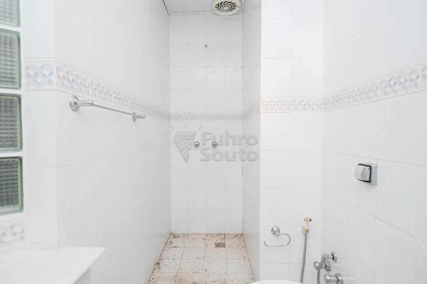 a73589-pelotas-casa-padrao-centro-19-09-2024_20-57-09-15.webp