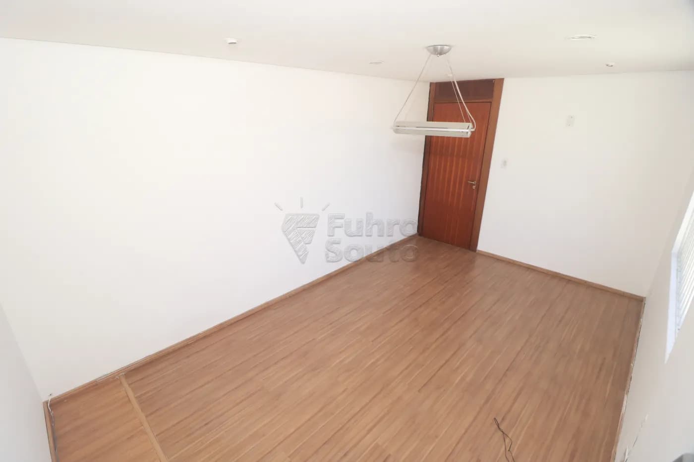 a9avkk-pelotas-comercial-sala-em-condominio-centro-05-02-2026_00-48-33-69841311ad709.webp