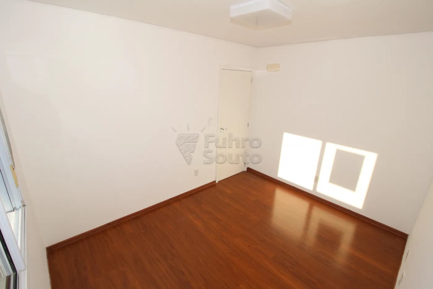 ag33b9-pelotas-apartamento-padrao-centro-18-04-2024_23-56-48-17.webp