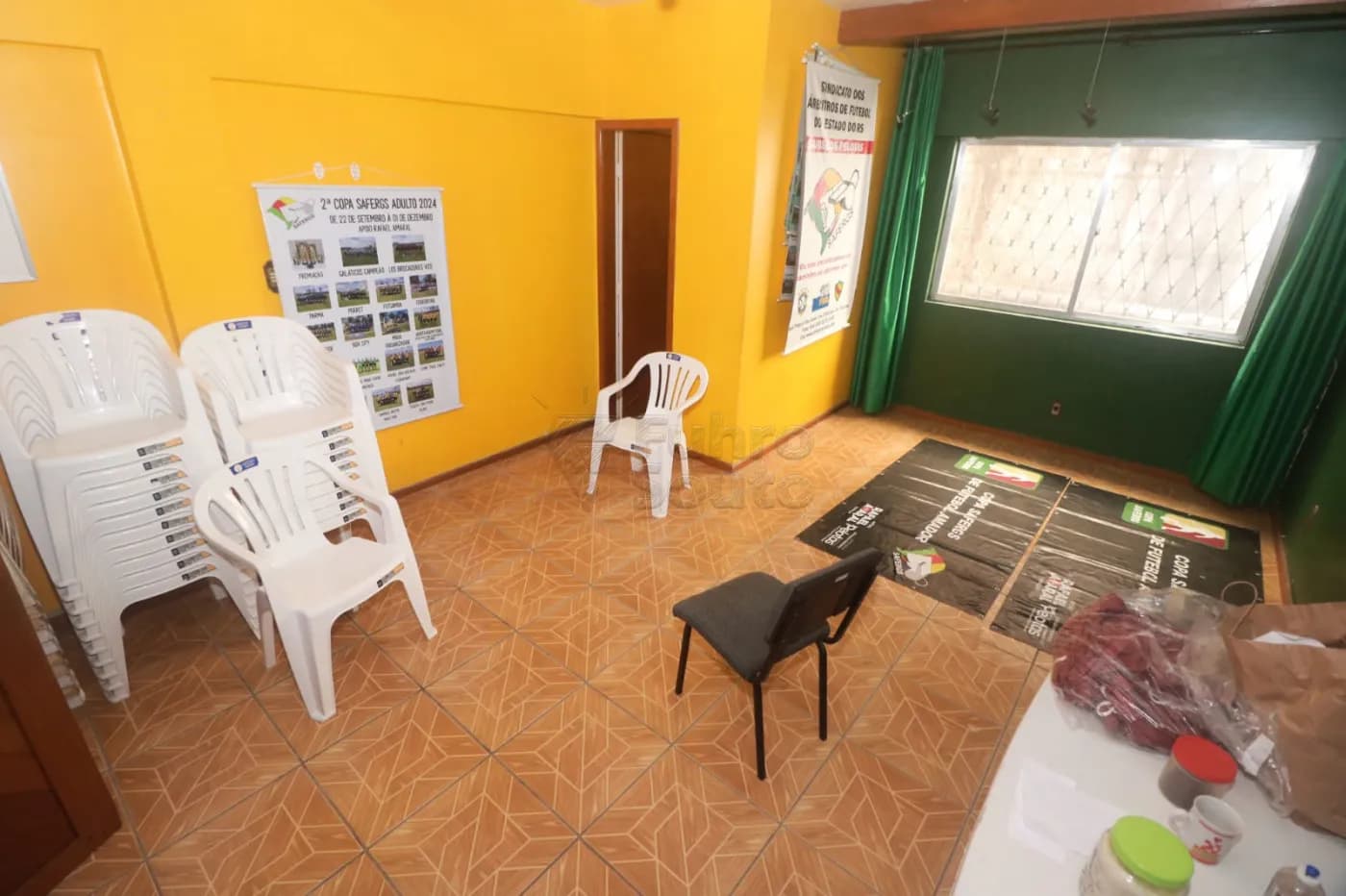 ak1px-pelotas-comercial-sala-em-condominio-centro-27-03-2026_11-51-03-69c699576323e.webp