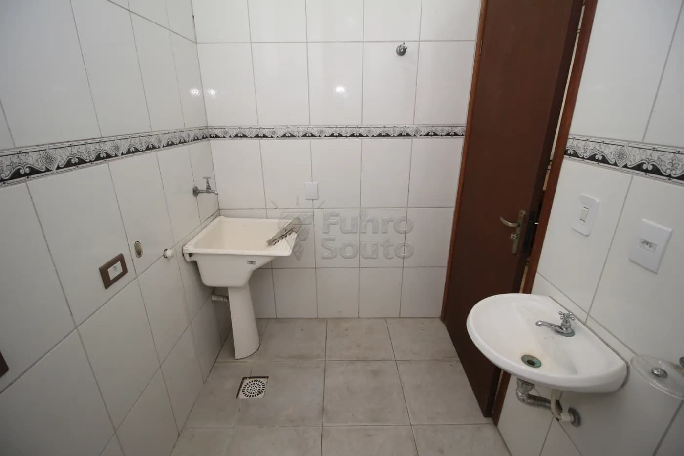 alp6q-pelotas-casa-padrao-centro-04-05-2024_23-00-28-35.webp