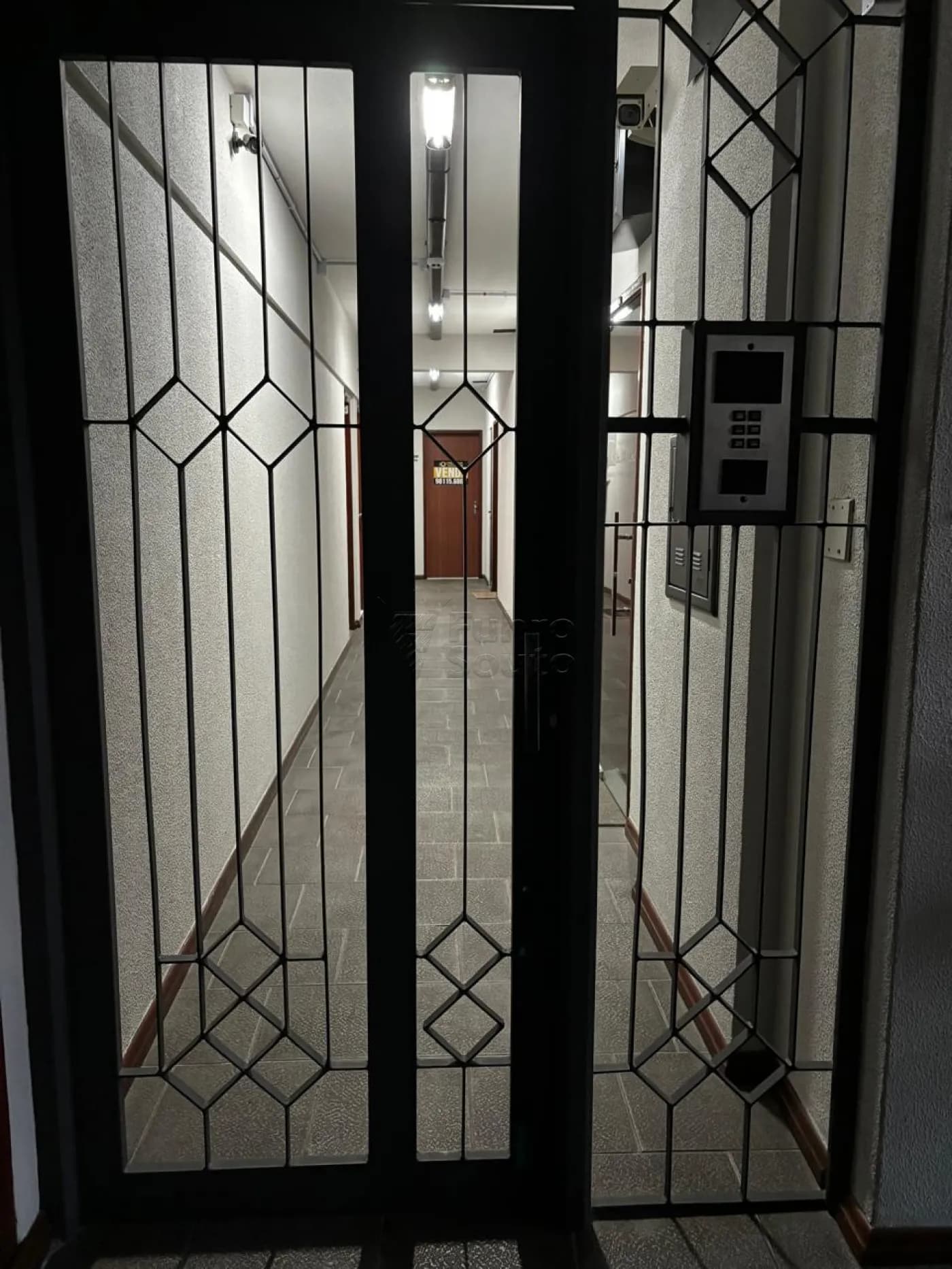 am3pj9-pelotas-comercial-sala-em-condominio-centro-03-06-2024_10-42-51-13.webp
